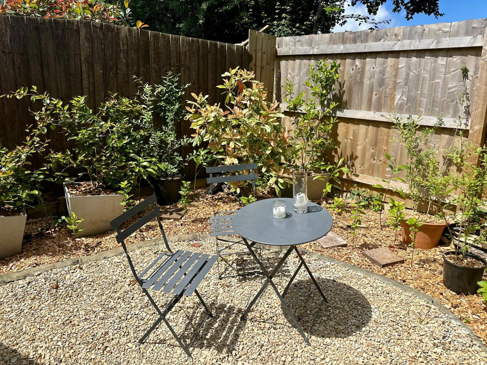 Alderbury Apartment *