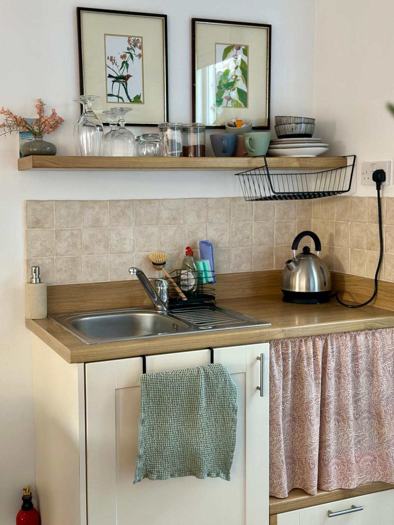 Alderbury Apartment *